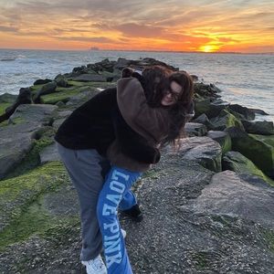 Meet your Posher, Ariella